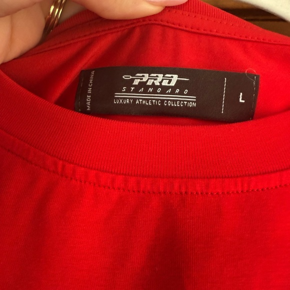 PRO STANDARD Chicago Bulls Embroidered Crop Top - Picture 2 of 5